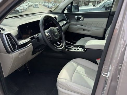 Certified 2025 Kia Sorento SX image 11