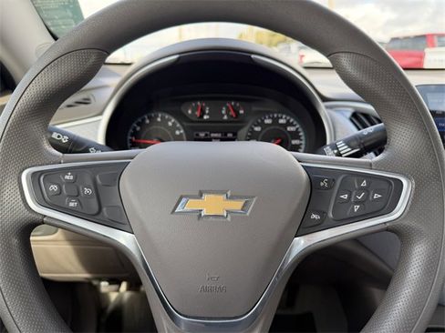Used 2022 Chevrolet Malibu LS image 26