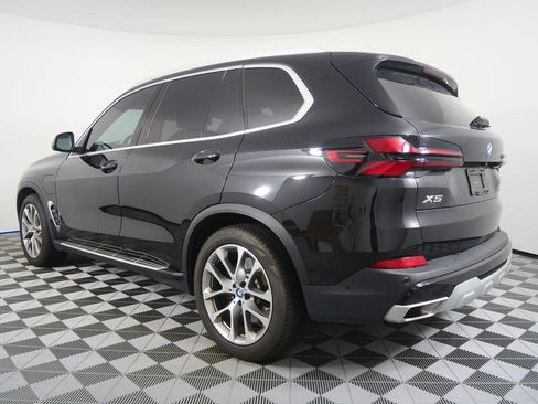 Certified 2024 BMW X5 xDrive50e w/ Premium Package image 5