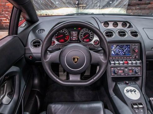 Used 2014 Lamborghini Gallardo LP 550-2 image 29