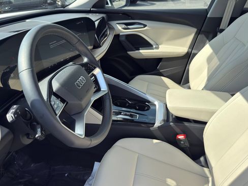 Certified 2025 Audi Q5 Premium w/ Convenience Package AWD/4WD image 7
