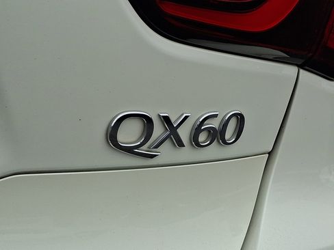 Used 2019 INFINITI QX60 Luxe w/ Essential Package image 32