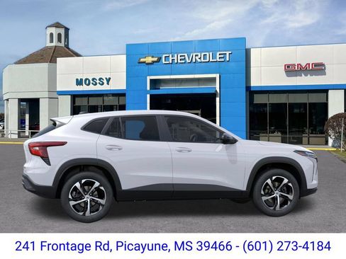 New 2026 Chevrolet Trax RS FWD image 5