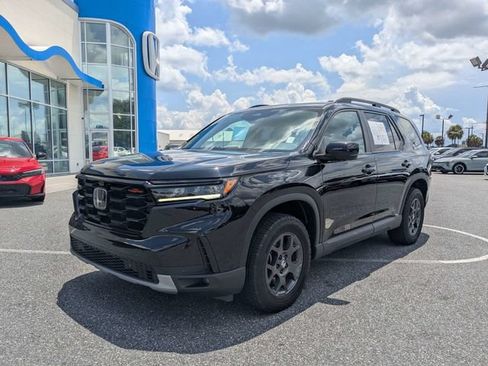 Used 2024 Honda Pilot TrailSport image 7