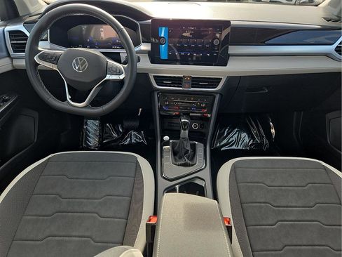 New 2026 Volkswagen Taos SE image 13