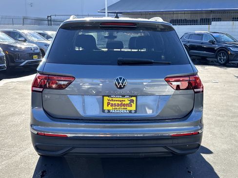 Certified 2023 Volkswagen Tiguan SE w/ Panoramic Sunroof Package image 4