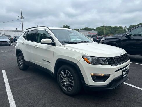 Used 2018 Jeep Compass Latitude w/ Popular Equipment Group FWD image 1