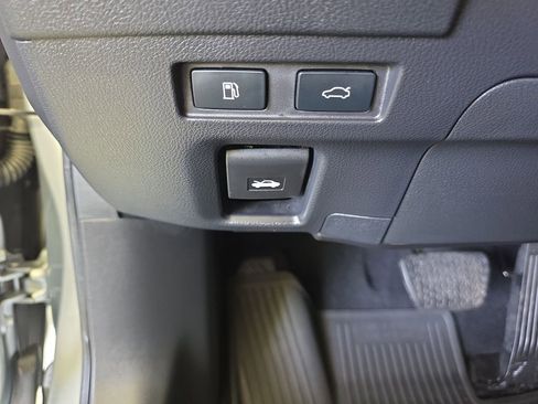 Used 2025 Lexus ES 350 w/ Accessory Package (Z2) image 19