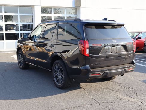 Used 2025 Ford Expedition Platinum w/ Stealth Performance Package AWD/4WD image 8