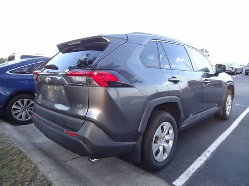 Used 2019 Toyota RAV4 LE w/ Carpet Mat Package FWD image 6