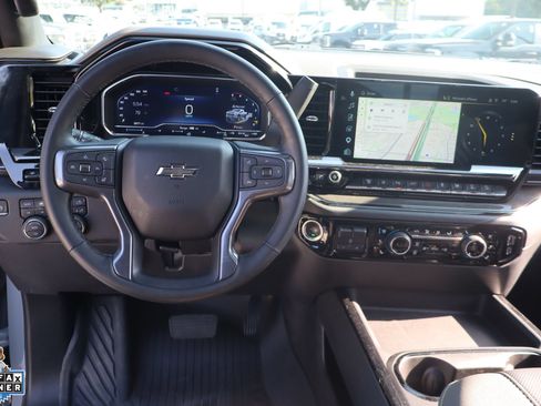 Used 2025 Chevrolet Silverado 2500 ZR2 w/ ZR2 Bison Edition AWD/4WD image 18