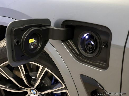 New 2026 BMW X5 xDrive50e w/ M Sport Package image 10