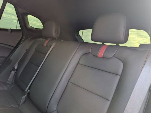 Used 2025 Chevrolet Trax RS w/ Sunroof Package FWD image 27