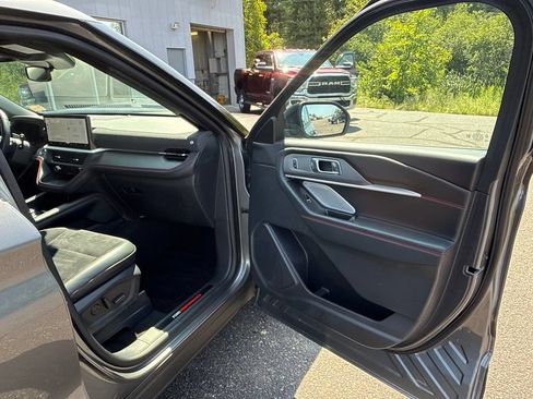 Used 2025 Ford Explorer ST AWD/4WD image 23