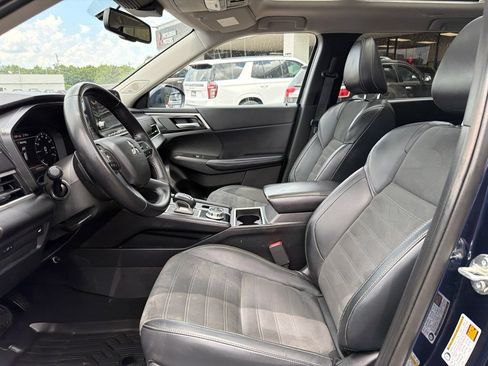 Used 2024 Mitsubishi Outlander SE Black Edition FWD image 15