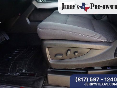 Used 2018 Chevrolet Silverado 1500 LT w/ All Star Edition AWD/4WD image 17