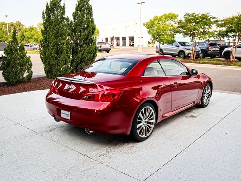 Used 2014 INFINITI Q60 Convertible w/ Premium Package RWD image 11
