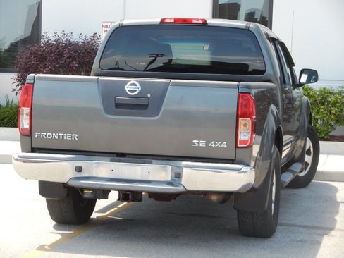 Used 2009 Nissan Frontier SE w/ SE Value Truck Pkg AWD/4WD image 17