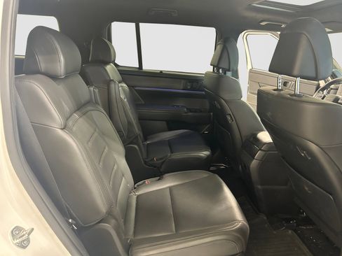 Used 2025 Hyundai Santa Fe Calligraphy FWD image 17