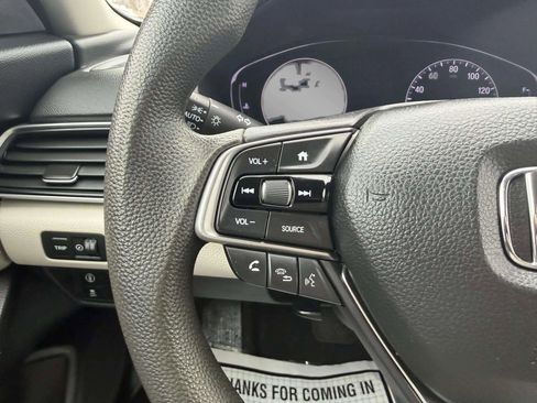 Used 2018 Honda Accord LX image 25
