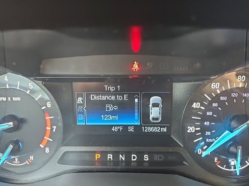 Used 2015 Ford Fusion SE w/ Equipment Group 201A image 11