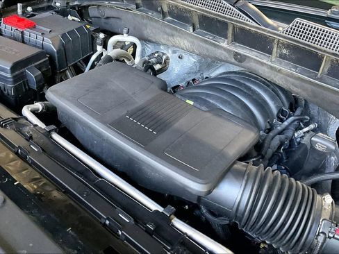 Used 2025 Chevrolet Silverado 1500 LT RWD image 28
