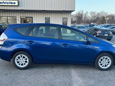Used 2012 Toyota Prius V Two image 11