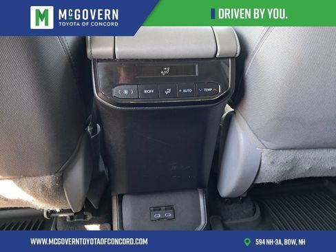 Used 2022 Toyota Highlander LE FWD image 21