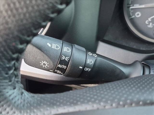 Used 2018 Toyota Tacoma TRD Off-Road AWD/4WD image 16