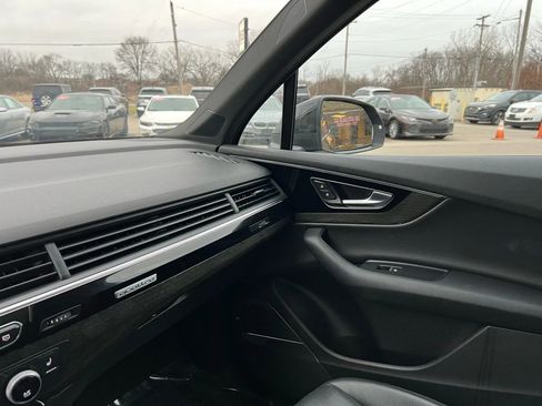 Used 2018 Audi Q7 3.0T Premium Plus w/ Premium Plus Package image 19