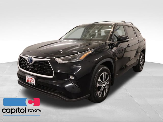 Used 2024 Toyota Highlander XLE AWD/4WD image 5