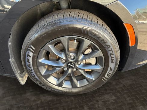 Used 2021 Chrysler Pacifica Touring w/ Cold Weather Group AWD/4WD image 44