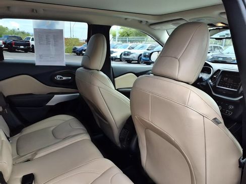 Used 2017 Jeep Cherokee Limited FWD image 21