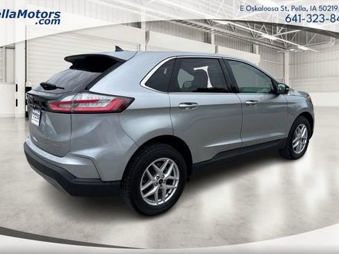Used 2023 Ford Edge SEL w/ Convenience Package AWD/4WD image 3
