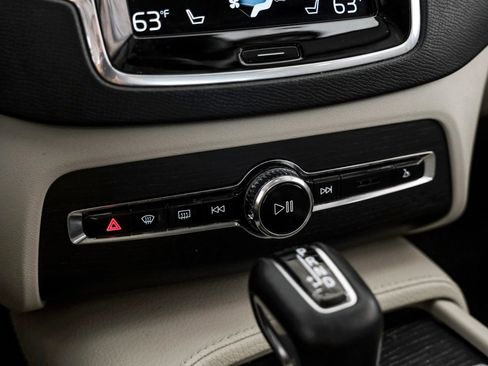 Used 2020 Volvo XC90 T5 Momentum image 26