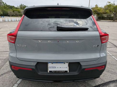 New 2026 Volvo XC40 B5 Plus w/ Climate Package AWD/4WD image 5