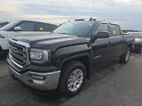 Used 2017 GMC Sierra 1500 SLE w/ SLE Value Package AWD/4WD image 1
