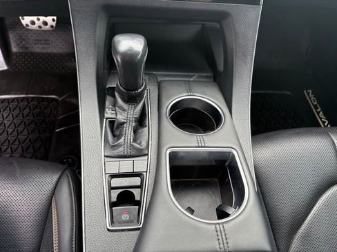 Used 2019 Toyota Avalon XSE image 20
