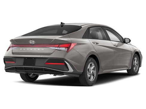 New 2026 Hyundai Elantra SE image 2