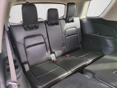 Used 2023 Nissan Pathfinder SL AWD/4WD image 19