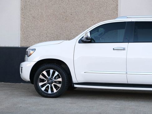 Used 2018 Toyota Sequoia Limited image 7