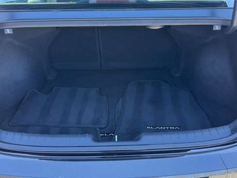 Certified 2023 Hyundai Elantra Limited FWD image 7