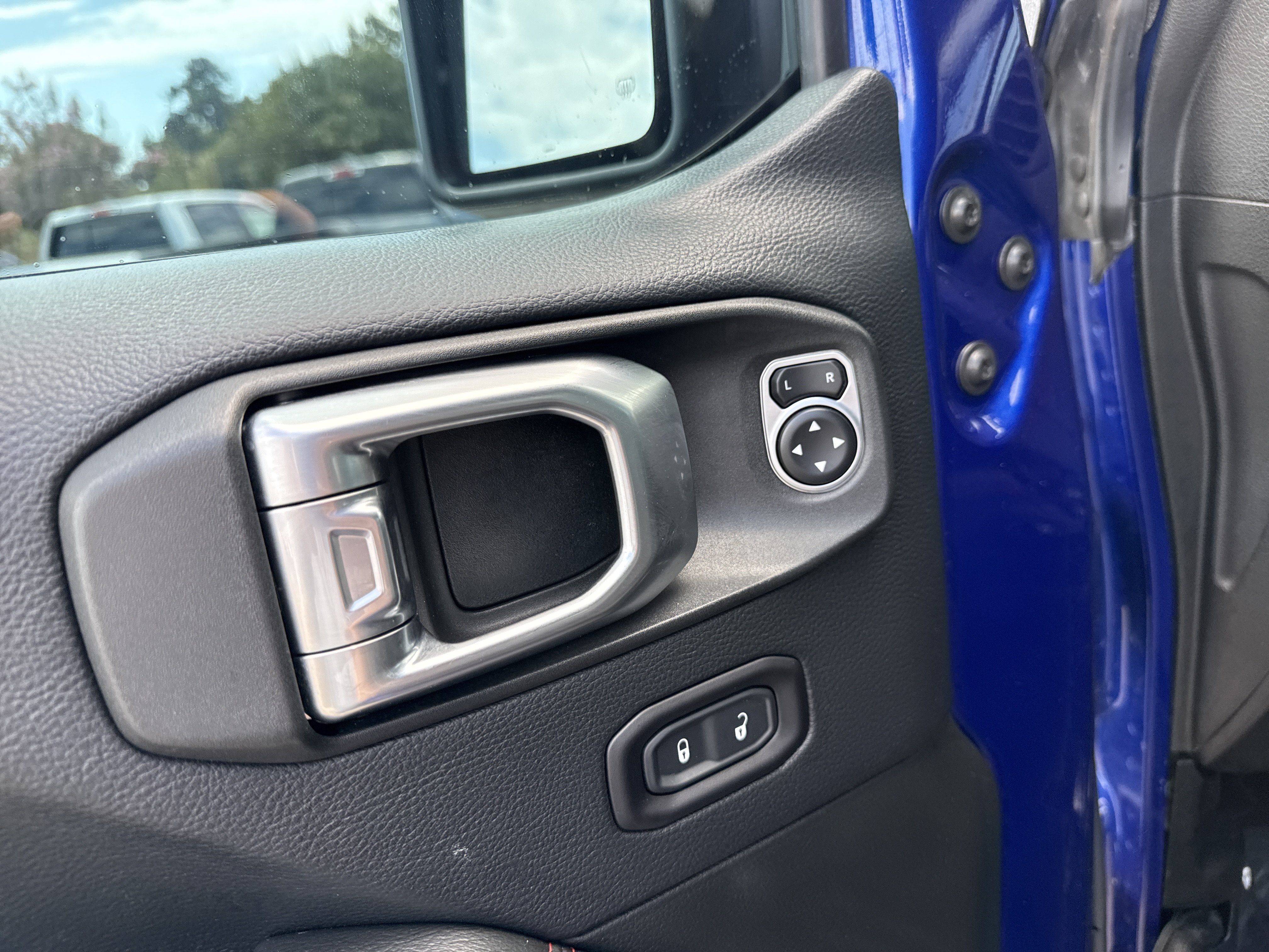 Used 2018 Jeep Wrangler Unlimited Rubicon AWD/4WD image 14