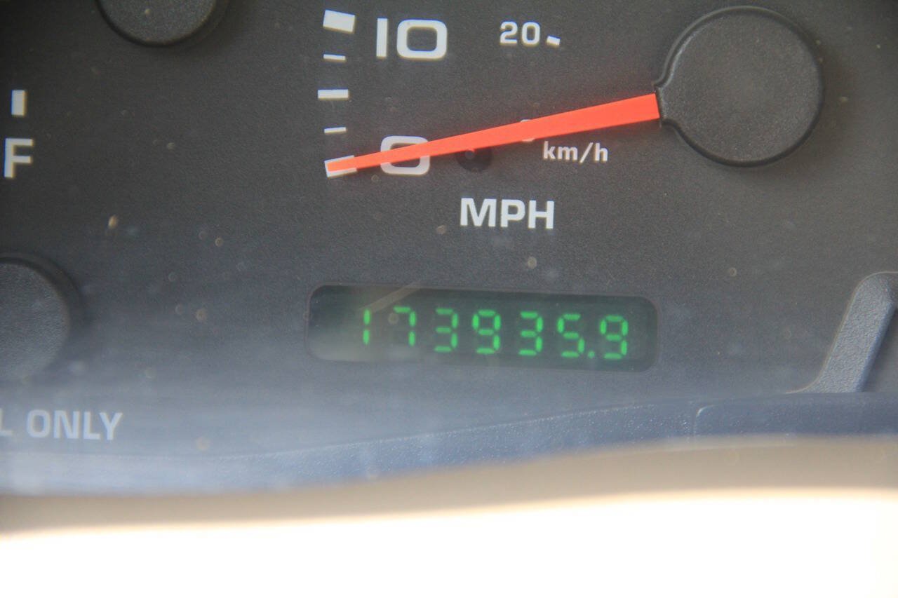 Used 2003 Ford F350 Lariat AWD/4WD image 26
