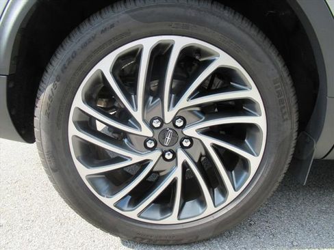 Used 2019 Lincoln Nautilus Reserve FWD image 7