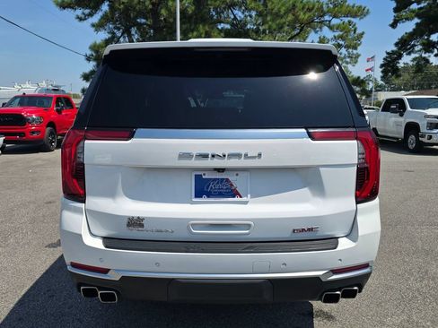 Used 2025 GMC Yukon XL Denali AWD/4WD image 2