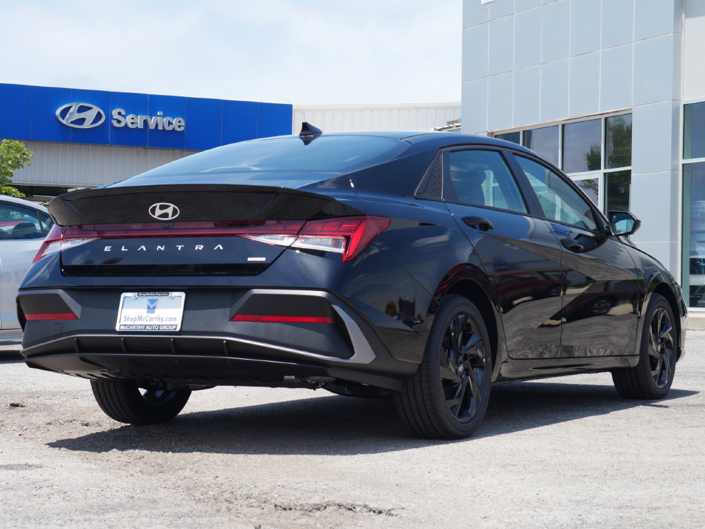New 2026 Hyundai Elantra SEL FWD image 18