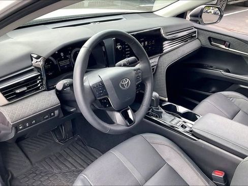 Used 2025 Toyota Camry XLE image 14