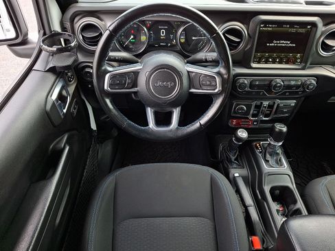 Used 2022 Jeep Wrangler Unlimited Rubicon 4xe AWD/4WD image 12