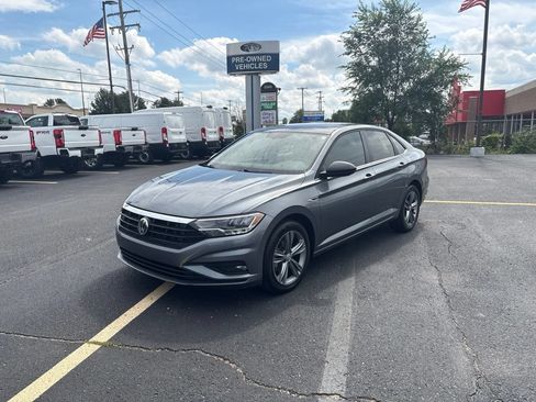 Used 2019 Volkswagen Jetta R-Line FWD image 1